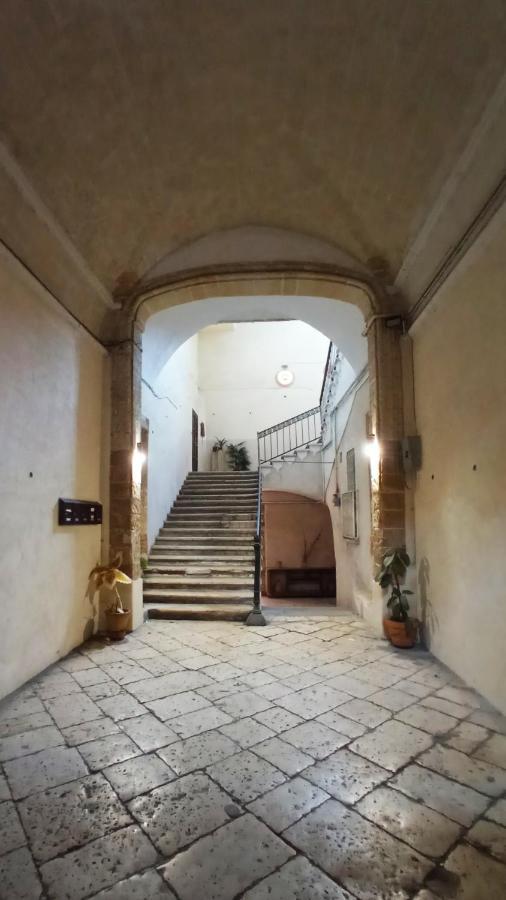Palazzo Saraceno Apartment-Taras Taranto Exterior foto
